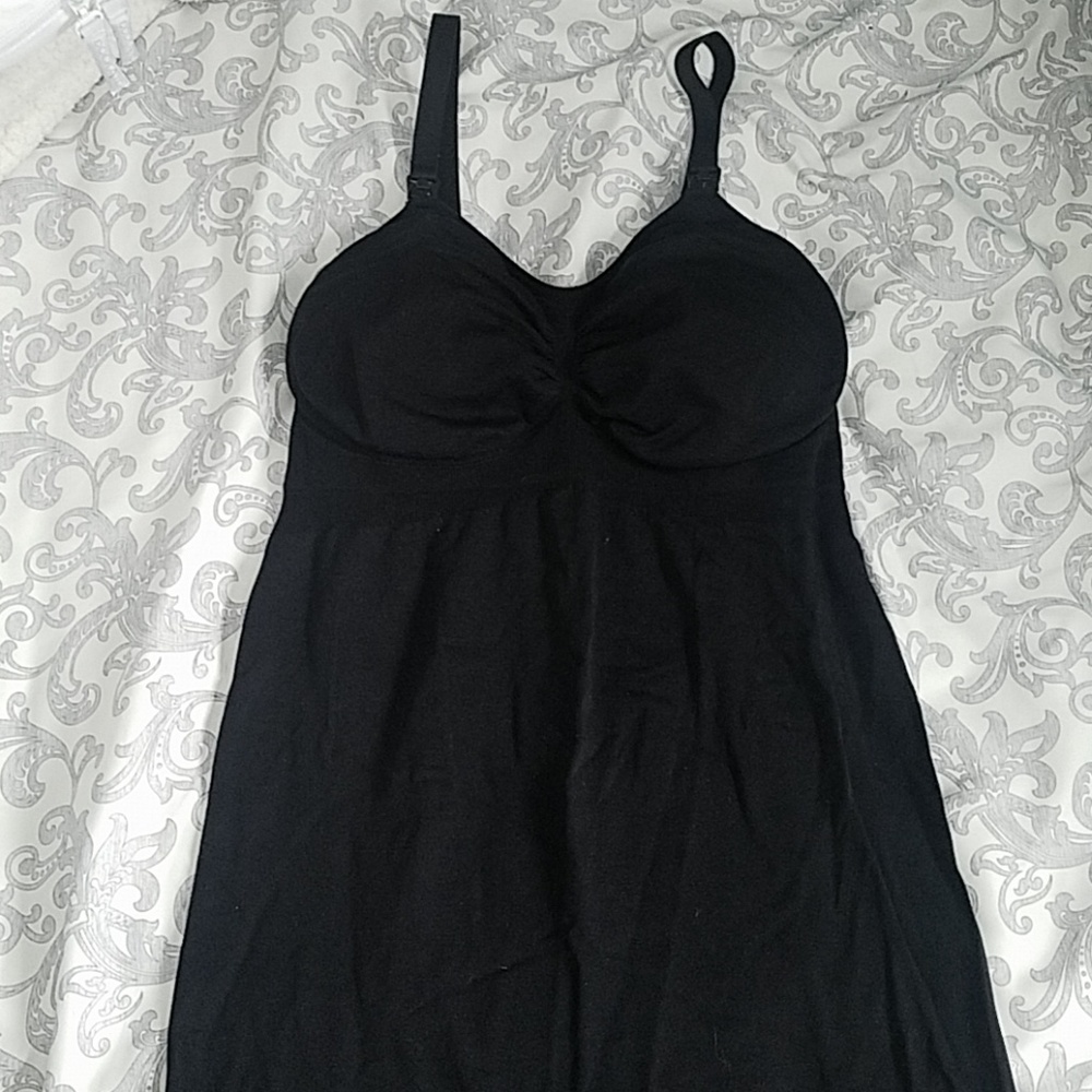 Black nursing tank